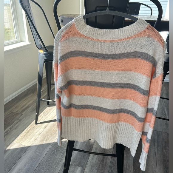 NWOT Soho New York & Company Women’s Ribbed Knit Crewneck Sweater - Picture 2 of 4